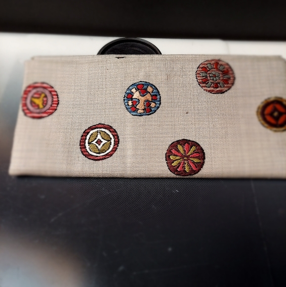 Japanese linen clutch purse embroidered medallions - Picture 4 of 4